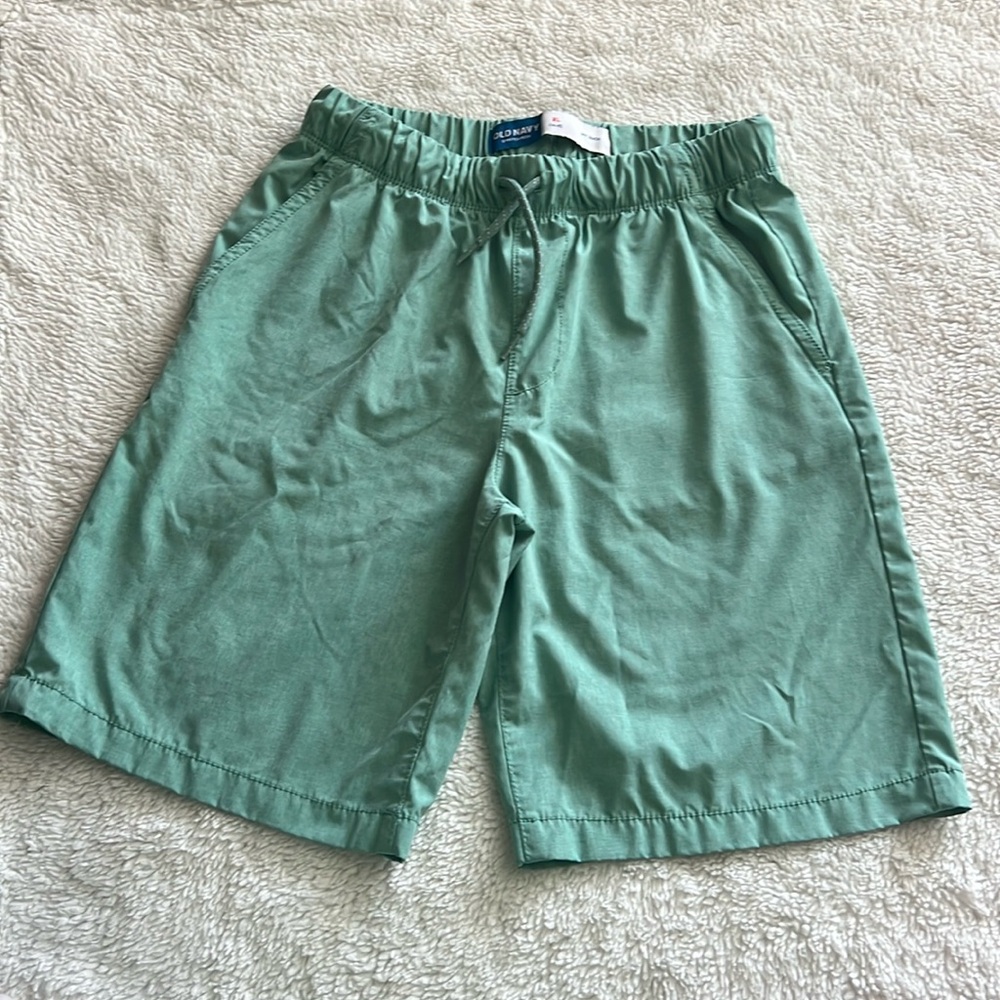 Old Navy boys hybrid performance shorts XL (14/16)